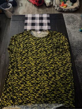 Lularoe Irma topsize large good condition.